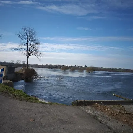 Le Relais De La Chaussee 2*